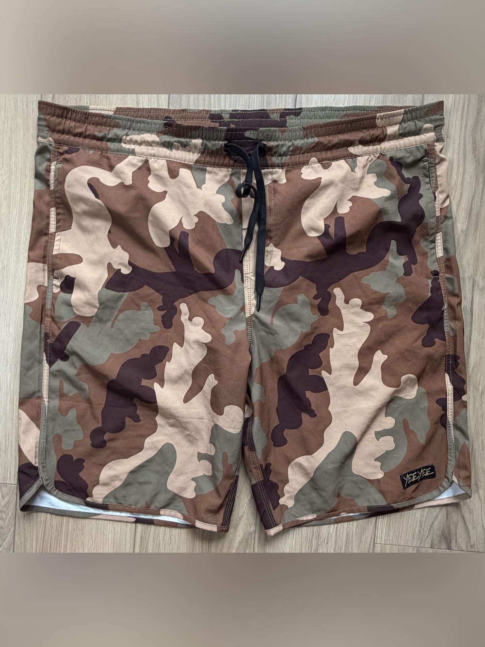Yee yee Granger Smith Men's Camo Swim Shorts - Brown/Green Unlined Sz L